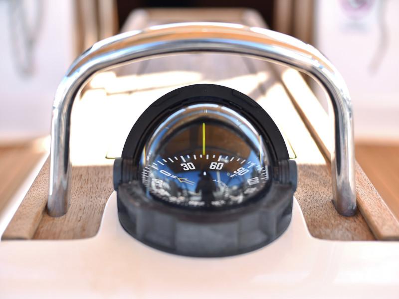 Book yachts online - sailboat - Bavaria Cruiser 37 - Lupe - rent