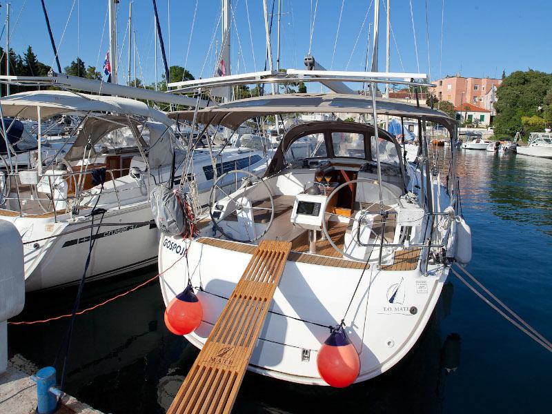 Book yachts online - sailboat - Bavaria Cruiser 37 - GOSPOJA  - rent
