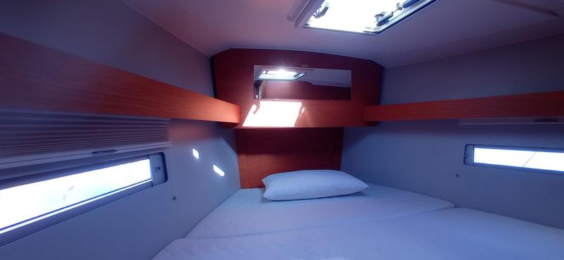 Book yachts online - sailboat - Dufour 390 Grand Large - Tiche - rent