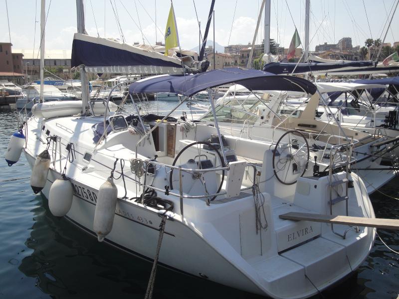Book yachts online - sailboat - Beneteau Cyclades 43.3 - Elvira - rent
