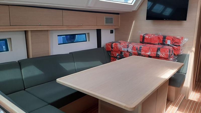 Book yachts online - sailboat - D&amp;D Kufner 54.2 - CHABLIES - rent