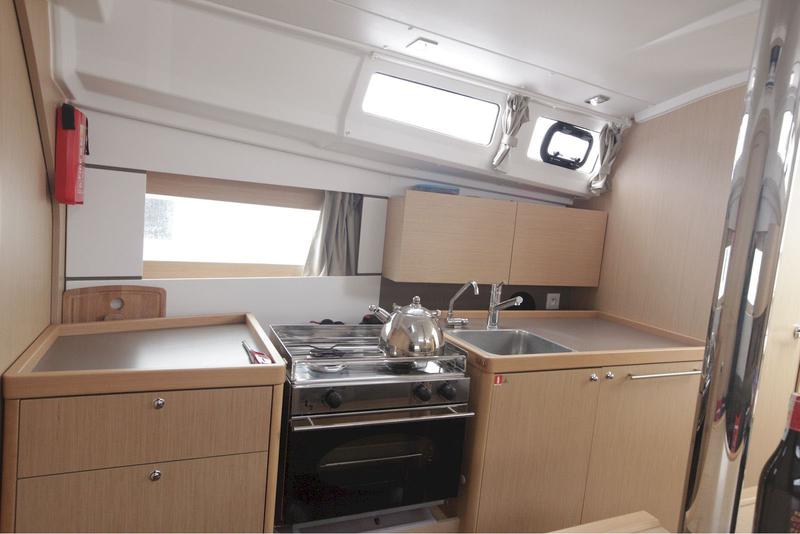 Book yachts online - sailboat - Oceanis 35 - Minta - rent