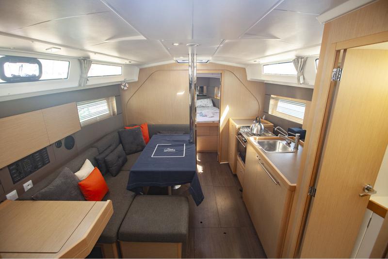 Book yachts online - sailboat - Oceanis 38 - Servus - rent