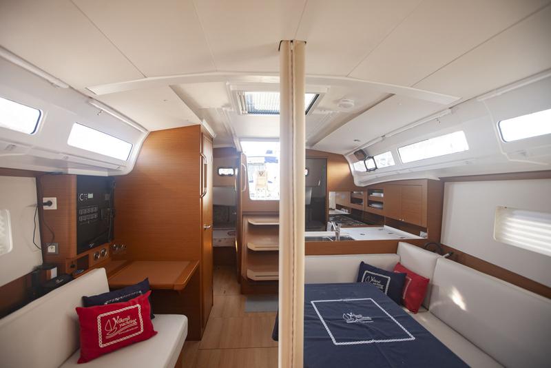 Book yachts online - sailboat - Sun Odyssey 380 - Ocean Breeze - rent