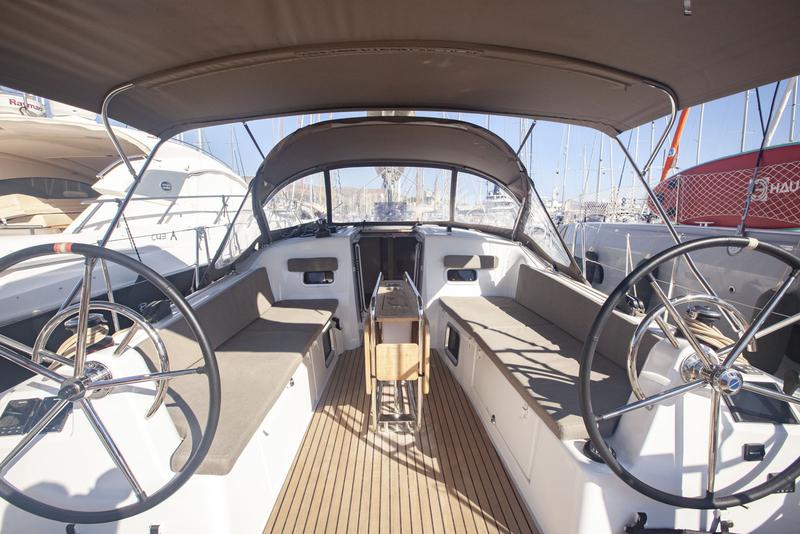Book yachts online - sailboat - Sun Odyssey 380 - Ocean Breeze - rent