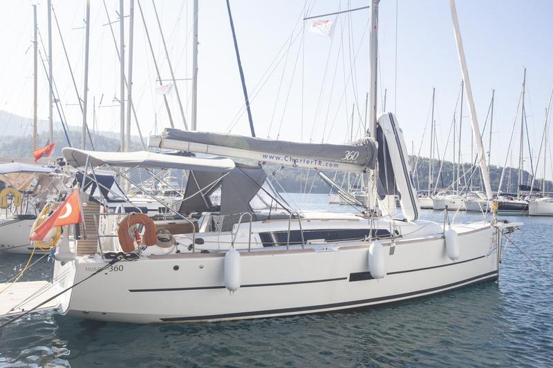 Book yachts online - sailboat - Dufour 360 GL - Nautilus - rent