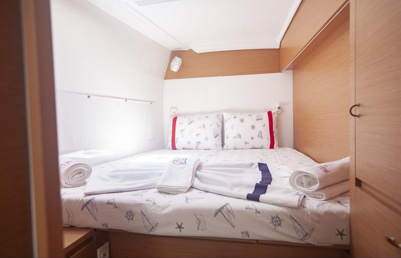 Book yachts online - catamaran - Excess 11 - Whispering Breeze - rent