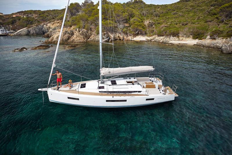 Book yachts online - sailboat - Sun Odyssey 440 - Celtic Breeze - rent