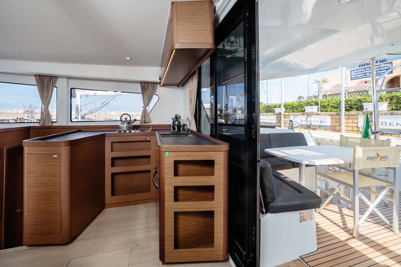 Book yachts online - catamaran - Lagoon 42 - Brivido - Premium line  - rent