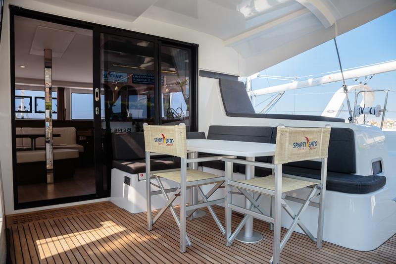 Book yachts online - catamaran - Lagoon 42 - Brivido - Premium line  - rent