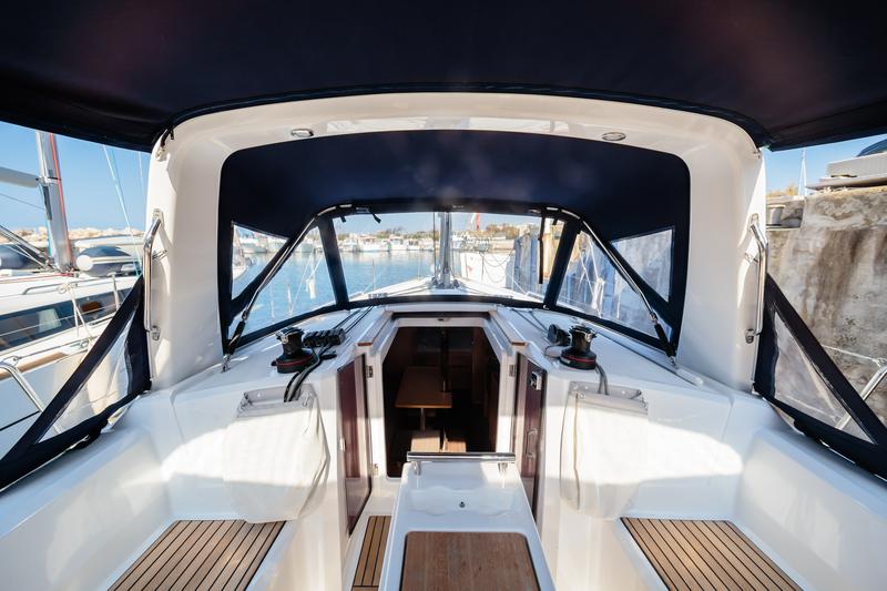 Book yachts online - sailboat - Oceanis 35.1 - Altamarea - Standard line - rent