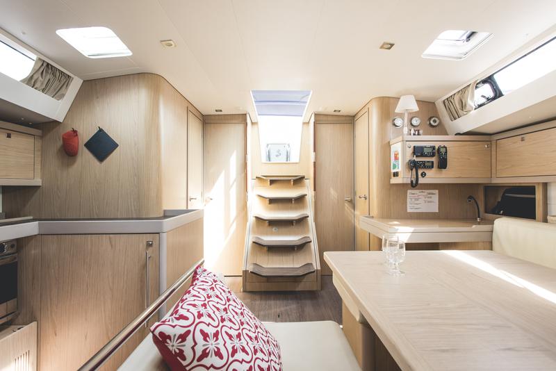 Book yachts online - sailboat - Sun Odyssey 519 - Mystral - Standard line - rent