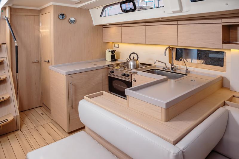 Book yachts online - sailboat - Oceanis 51.1 - Maelle - Comfort line - rent