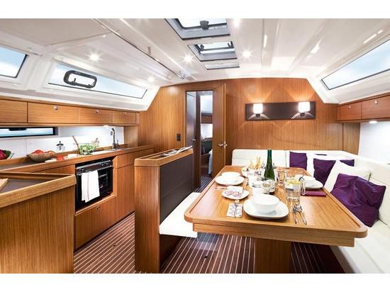 Book yachts online - sailboat - Bavaria 46 Cruiser - Iris - Standard line - rent