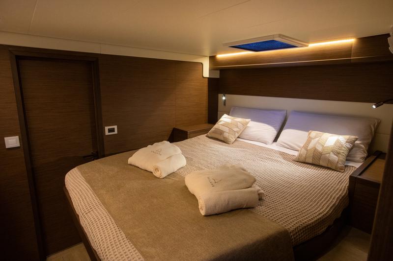 Book yachts online - catamaran - Lagoon 52F - SAILUXE - Fico - rent