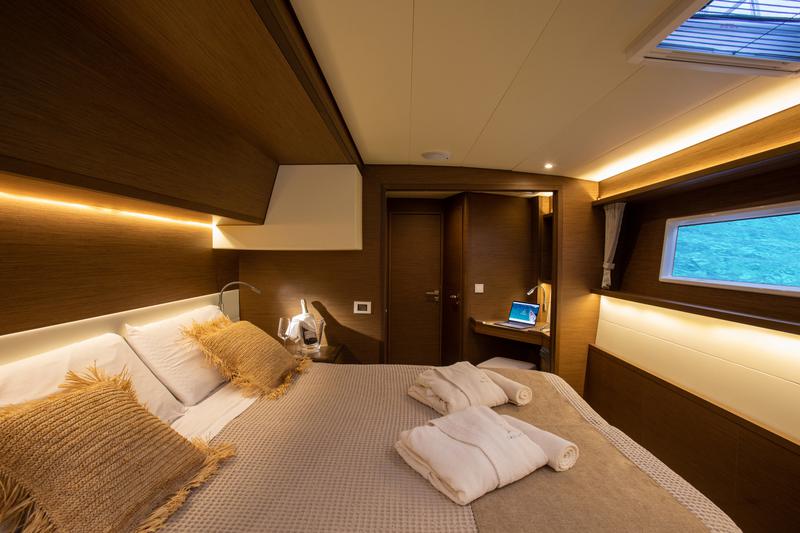 Book yachts online - catamaran - Lagoon 52F - SAILUXE - Fico - rent