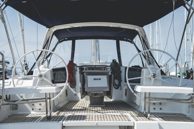 Book yachts online - sailboat - Oceanis 41.1 - Hydros - Standard line - rent