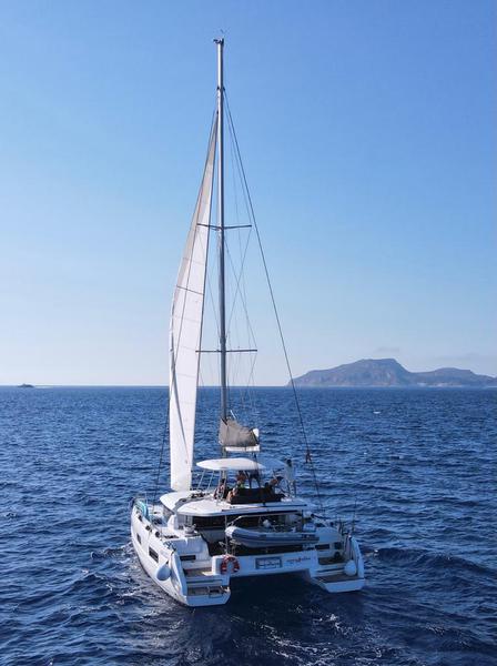 Book yachts online - catamaran - Lagoon 46* - MareAmare - Premium line - rent