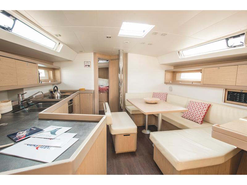 Book yachts online - sailboat - Oceanis 45 - New - Comfort line - rent