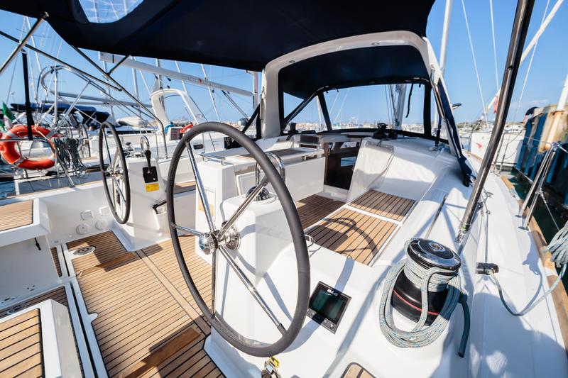 Book yachts online - sailboat - Oceanis 35.1 - Il Moro di Lamezia - Comfort line - rent
