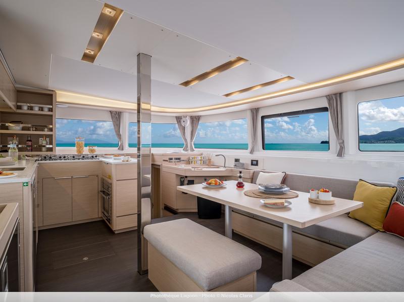 Book yachts online - catamaran - Lagoon 46 - Sesamo - Premium line - rent
