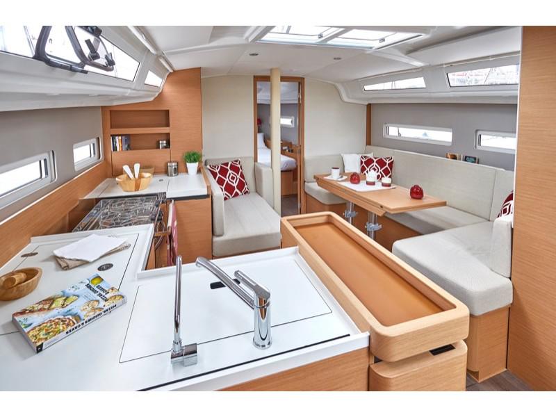 Book yachts online - sailboat - Sun Odyssey 410 - Eumephe - Standard line - rent