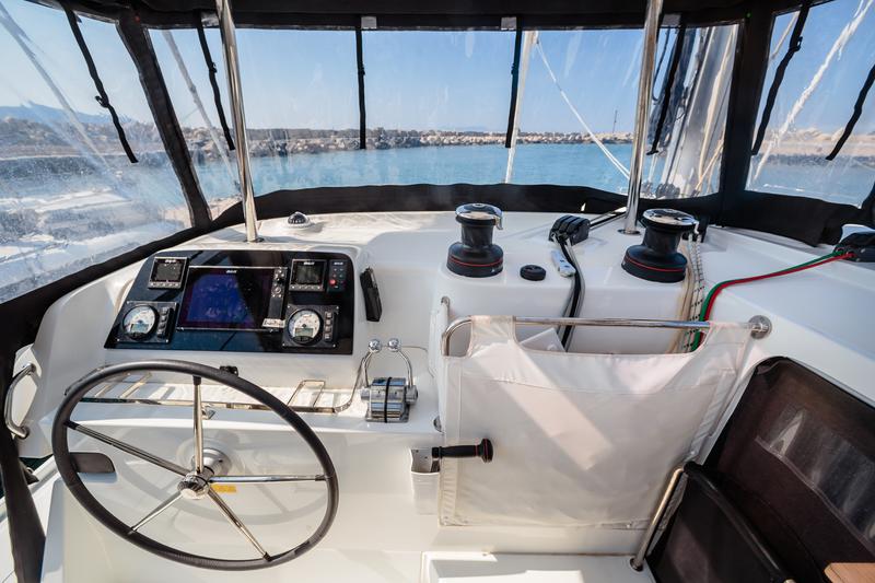 Book yachts online - catamaran - Lagoon 42 - Boreas - Comfort line - rent
