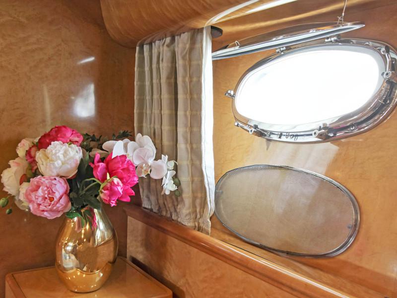 Book yachts online - motorboat - Rizzardi Posillipo Technema 80 - Prime - rent