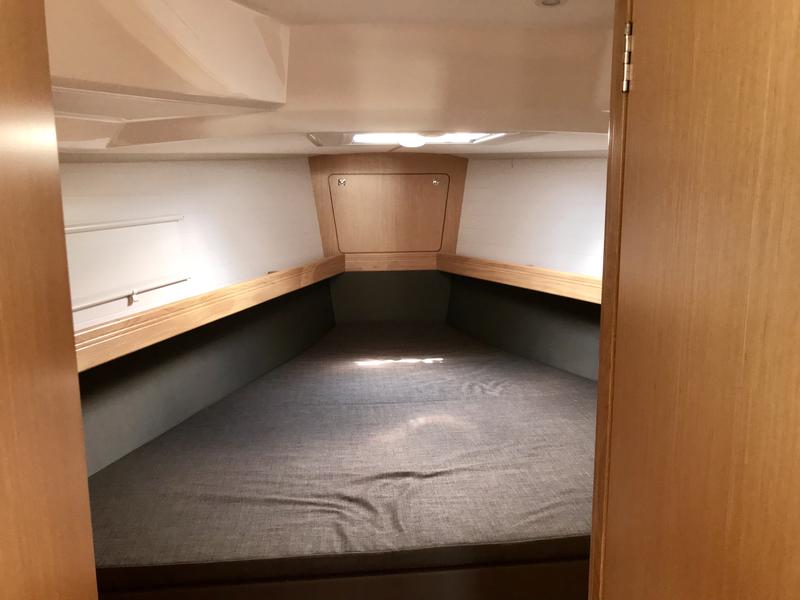 Book yachts online - sailboat - Bavaria Cruiser 41 - Leonidas - rent