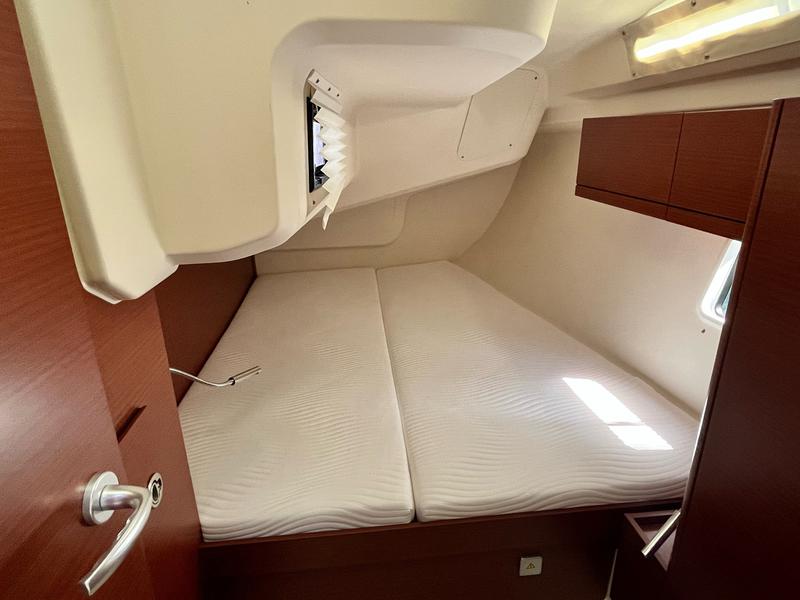Book yachts online - sailboat - Hanse 418 - Mersina - rent