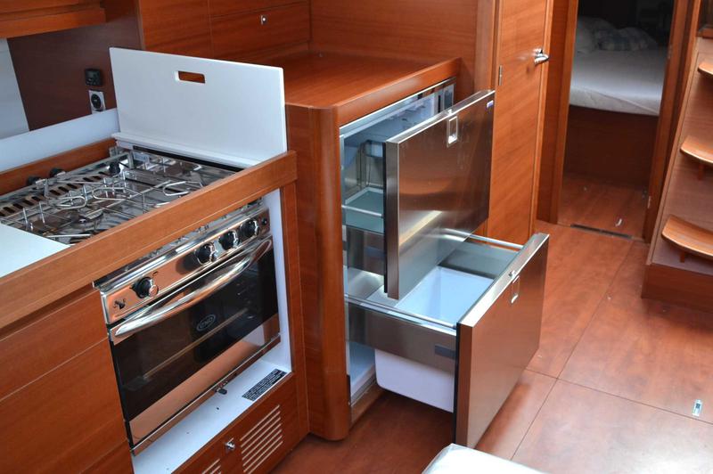 Book yachts online - sailboat - Dufour 460 Grand Large (5 cab) - Fish N`Chips - rent
