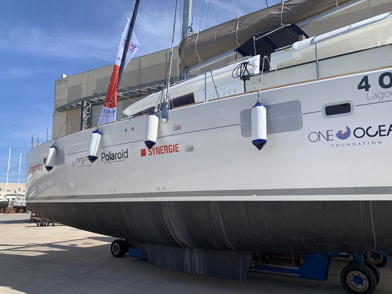 Book yachts online - catamaran - Lagoon 450  Fly (A/C-Generator-Watermaker-SolarPanel) - Corona Borealis - rent