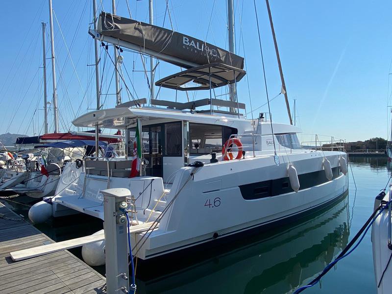 Book yachts online - catamaran - Bali 4.6 - Moderna - A/C, Generator, WM, Solar Panel, BBQ - rent