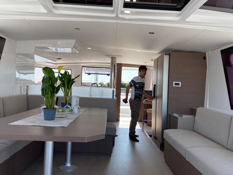 Book yachts online - catamaran - Bali 4.6 - Moderna - A/C, Generator, WM, Solar Panel, BBQ - rent