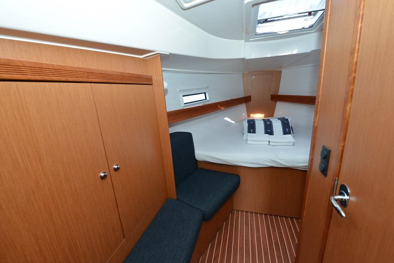 Book yachts online - sailboat - Bavaria Cruiser 40 - Joy   - rent