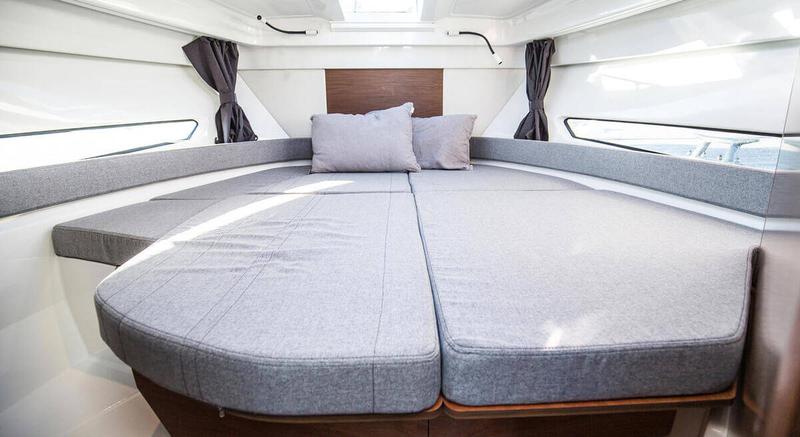 Book yachts online - motorboat - Antares 9 OB - Aurora - rent