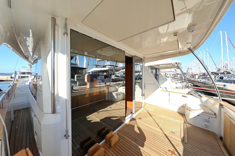 Book yachts online - motorboat - Greenline 40 - Lady ELMA - rent