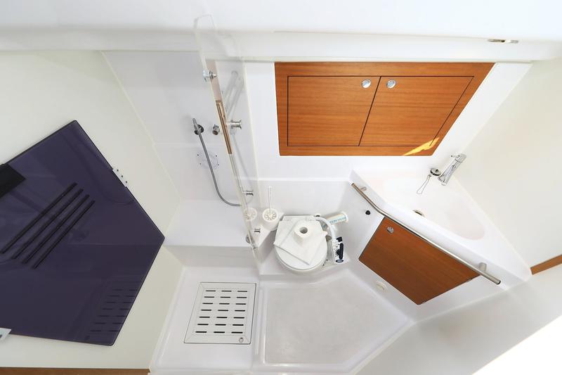 Book yachts online - sailboat - Elan 45.1 Impression 3 cabins 2 heads - Ianira - rent