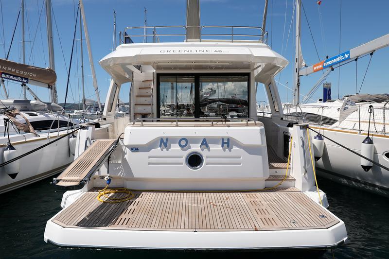 Book yachts online - motorboat - Greenline  48 Fly - Noah - rent