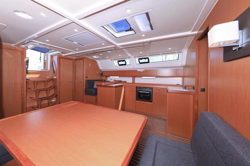 Book yachts online - sailboat - Bavaria Cruiser 51 - Bonnytta - rent