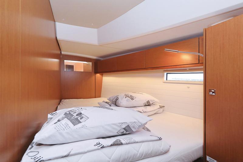 Book yachts online - sailboat - Bavaria Cruiser 46 - Summer Jazz - rent