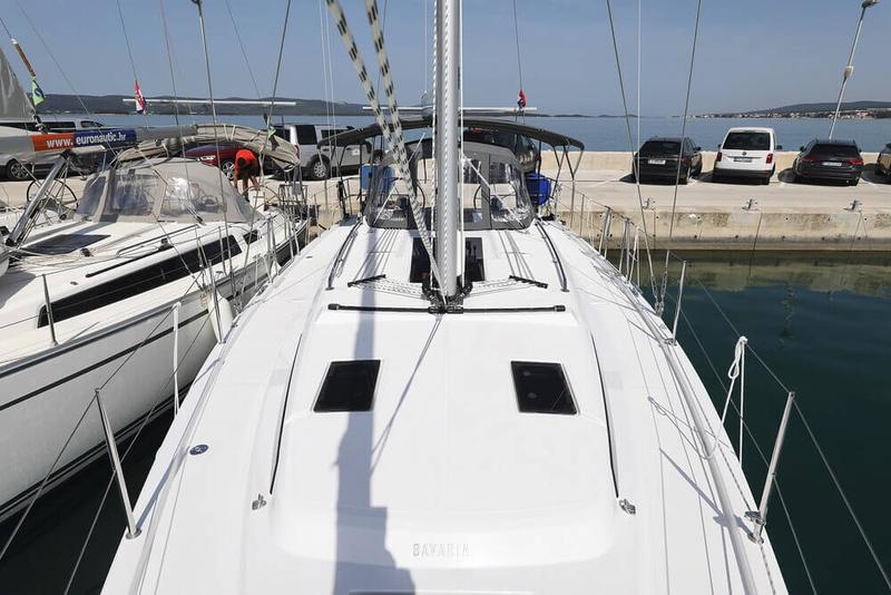 Book yachts online - sailboat - Bavaria C38 - Blue Note - rent