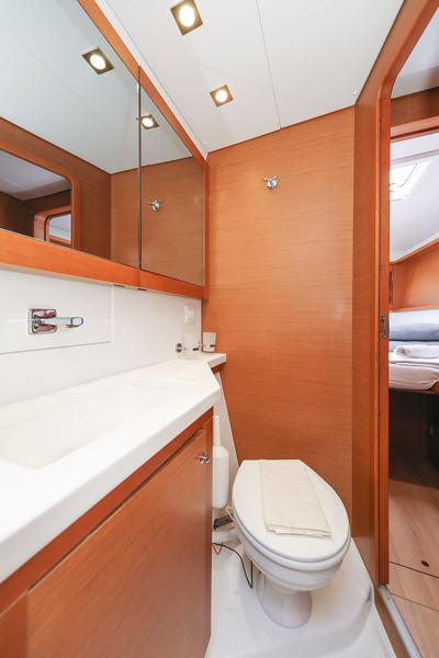 Book yachts online - catamaran - Lagoon 450 - Paula &amp; Hana - rent