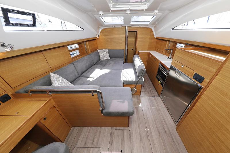 Book yachts online - sailboat - Elan 45.1 Impression - Jackpot - rent