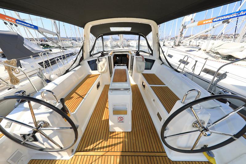 Book yachts online - sailboat - Oceanis 38.1 - Reya - rent