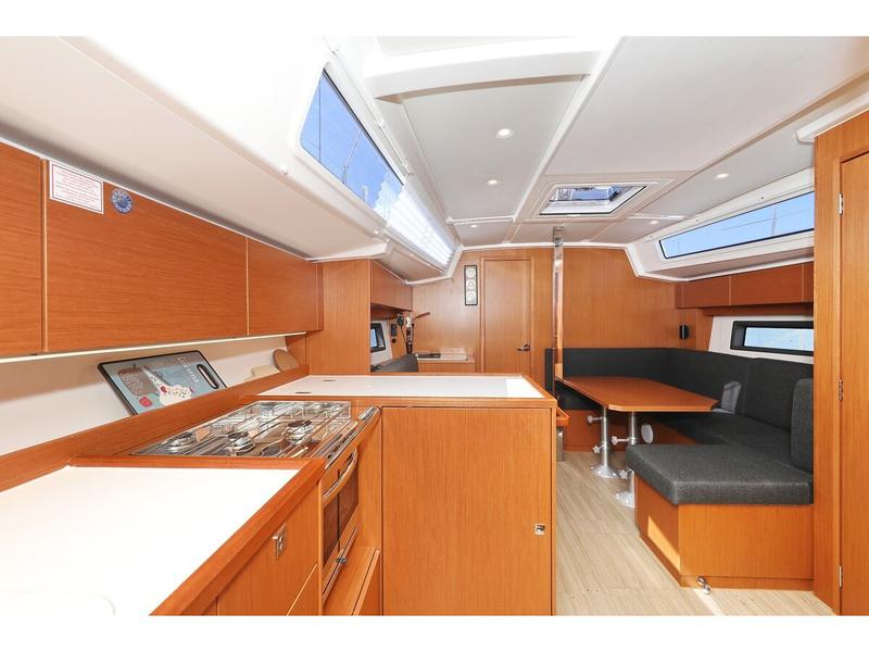 Book yachts online - sailboat - Bavaria C38 - WioSam - rent
