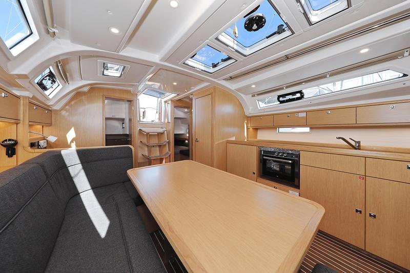 Book yachts online - sailboat - Bavaria Cruiser 41 - Hemonaty - rent