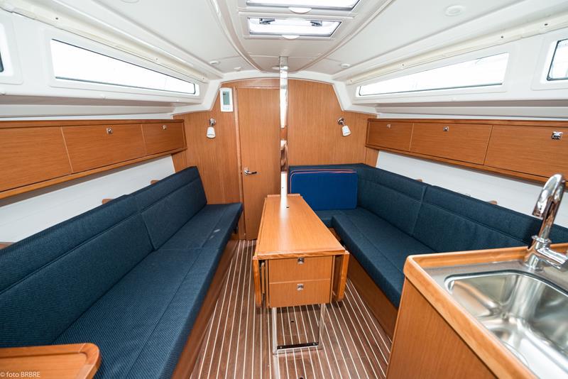 Book yachts online - sailboat - Bavaria Cruiser 34 - Lia  - rent
