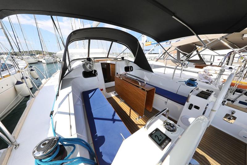 Book yachts online - sailboat - Elan Impression 40.1 - Valata - rent