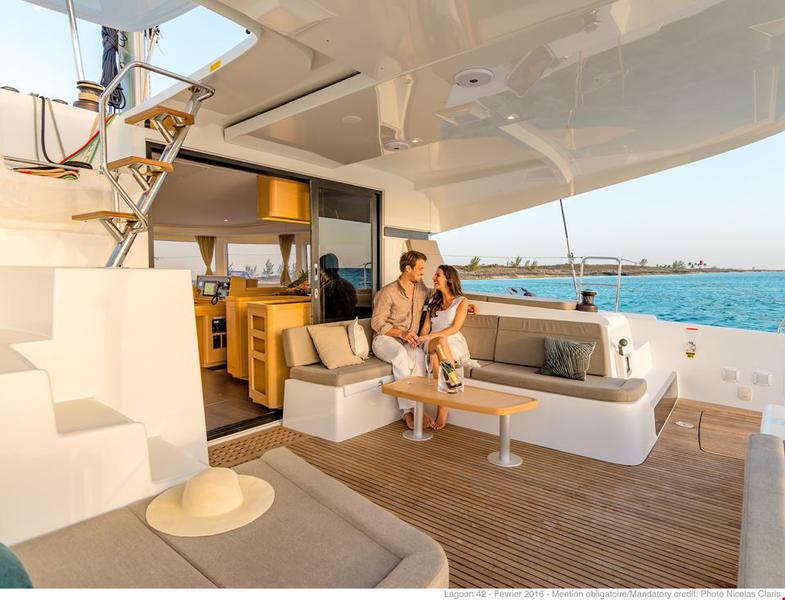 Book yachts online - catamaran - Lagoon 42 - Sail la Vie - rent